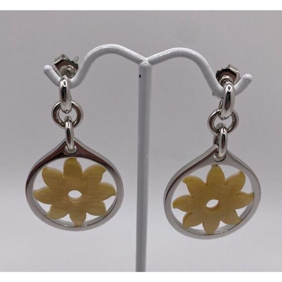 925 Silver Dangle Drop Daisy Mother Of Pearl Earrings - Picture 5 of 5